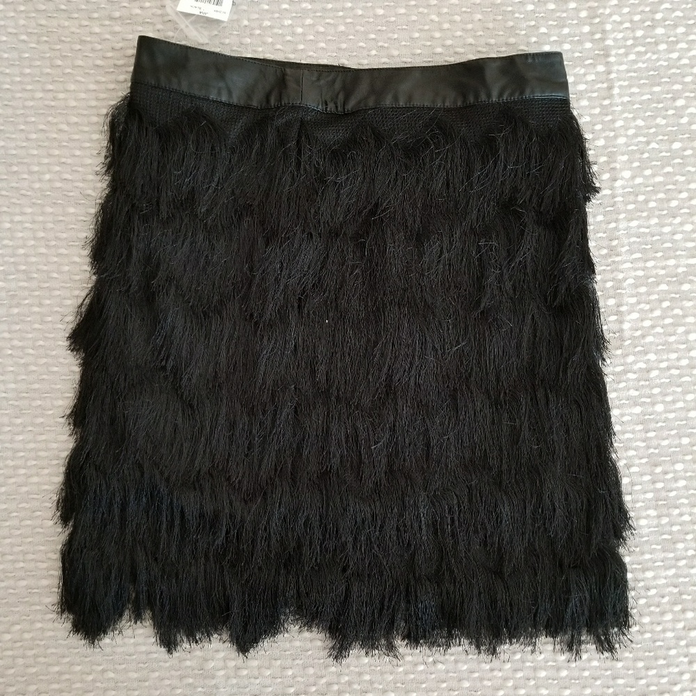 Black fringe skirt -New